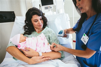 ds8100hc-patient-patientenbett-wochenpflege-id-scannen